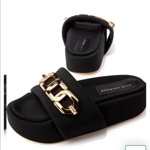 Good American gold chain slide sandal